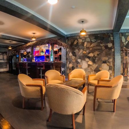 Centauria Wild Hotell Udawalawe Exteriör bild