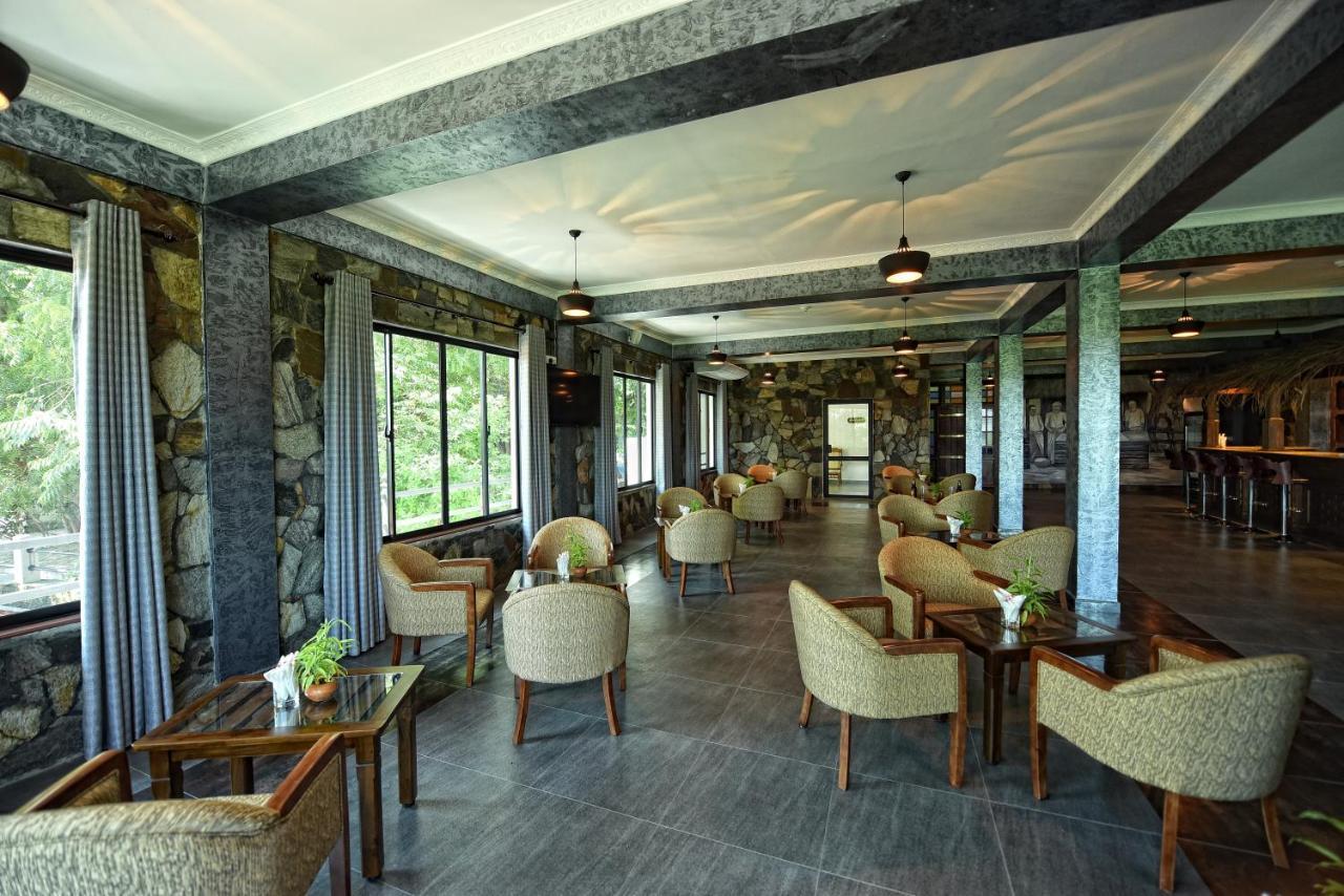Centauria Wild Hotell Udawalawe Exteriör bild