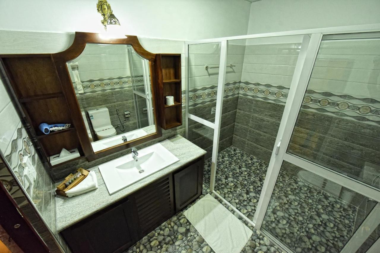 Centauria Wild Hotell Udawalawe Exteriör bild