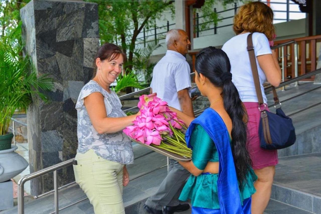 Centauria Wild Hotell Udawalawe Exteriör bild