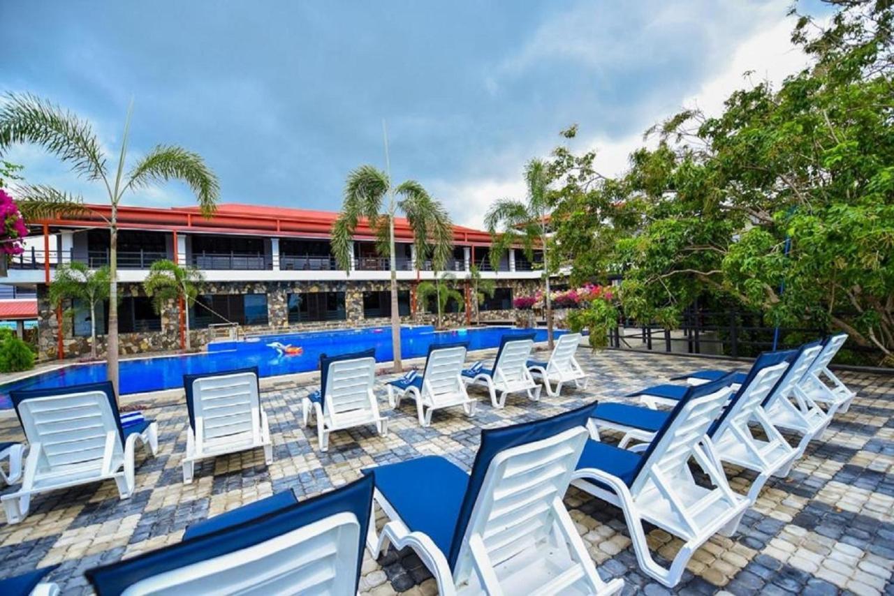 Centauria Wild Hotell Udawalawe Exteriör bild