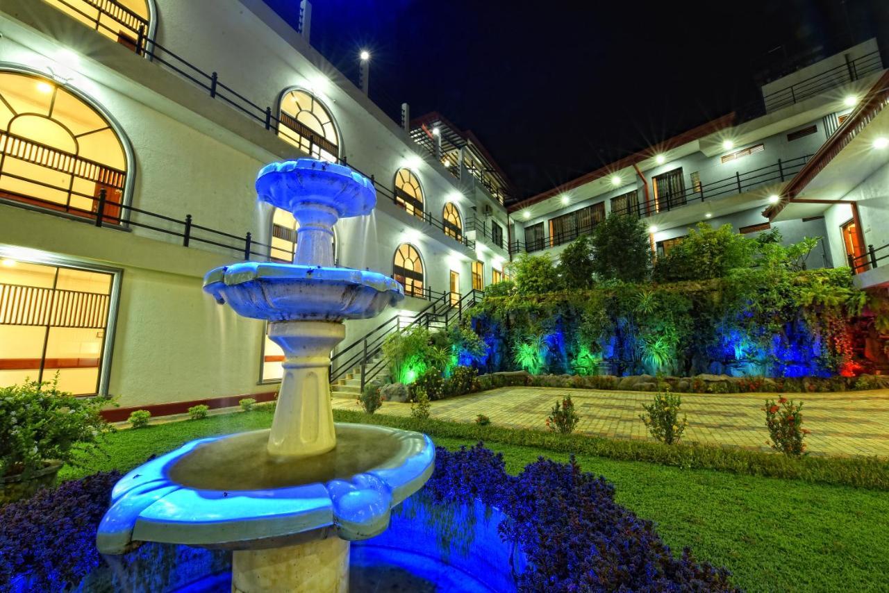 Centauria Wild Hotell Udawalawe Exteriör bild