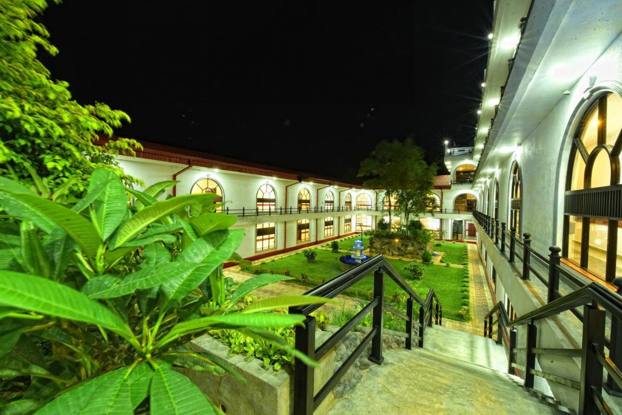 Centauria Wild Hotell Udawalawe Exteriör bild