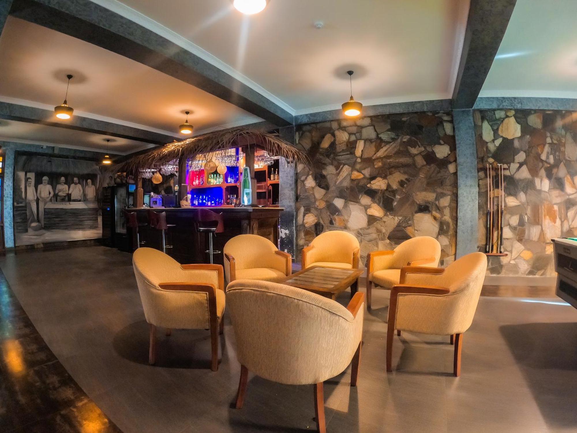 Centauria Wild Hotell Udawalawe Exteriör bild