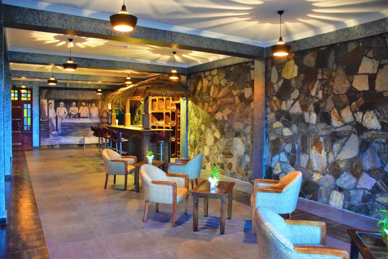 Centauria Wild Hotell Udawalawe Exteriör bild